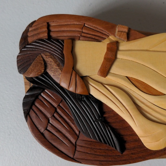 BLONDE ANGEL HAND-CARVED PUZZLE BOX - Picture 2 of 8